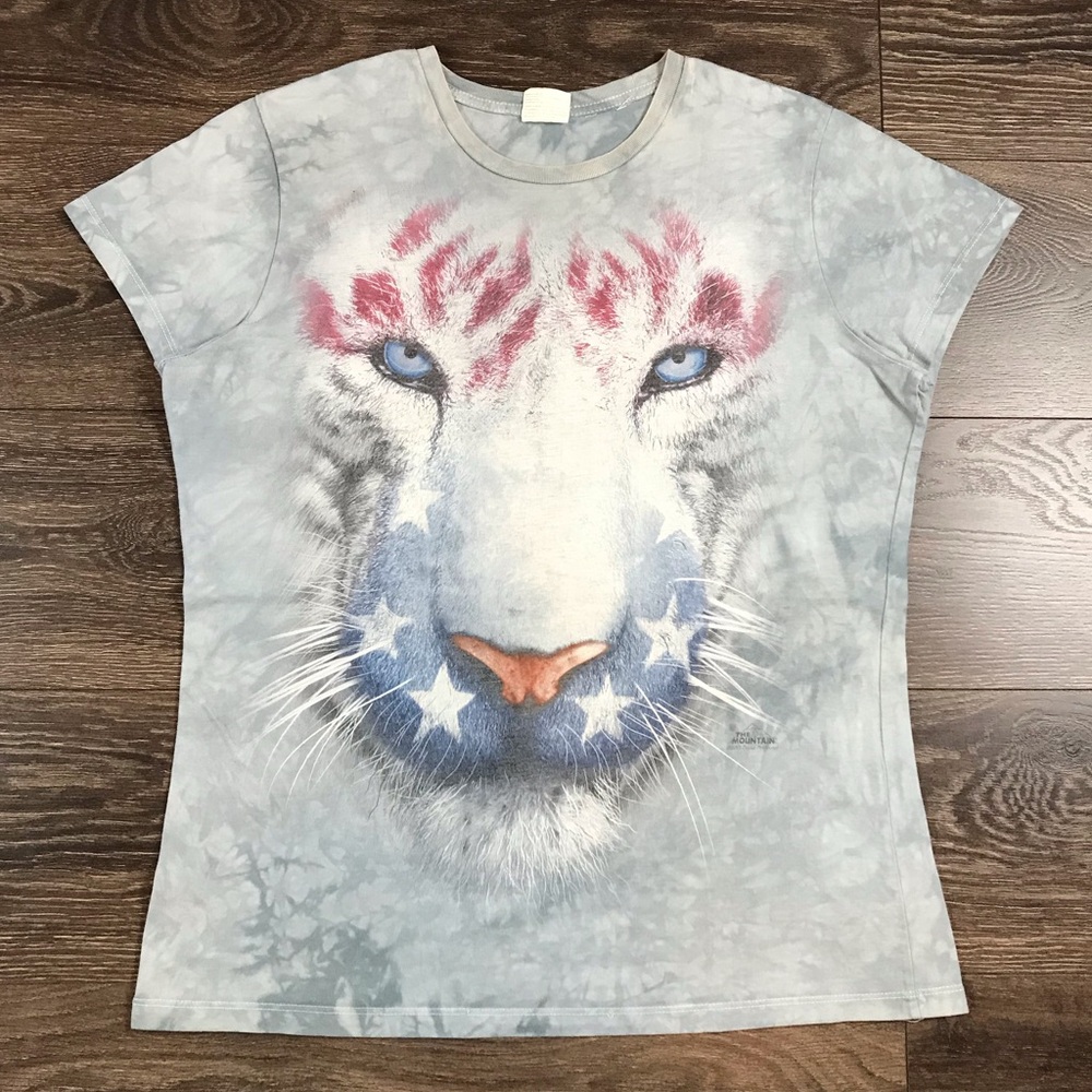 The Mountain Women’s Tie-Dye American USA Flag White Lion T-Shirt Size Large